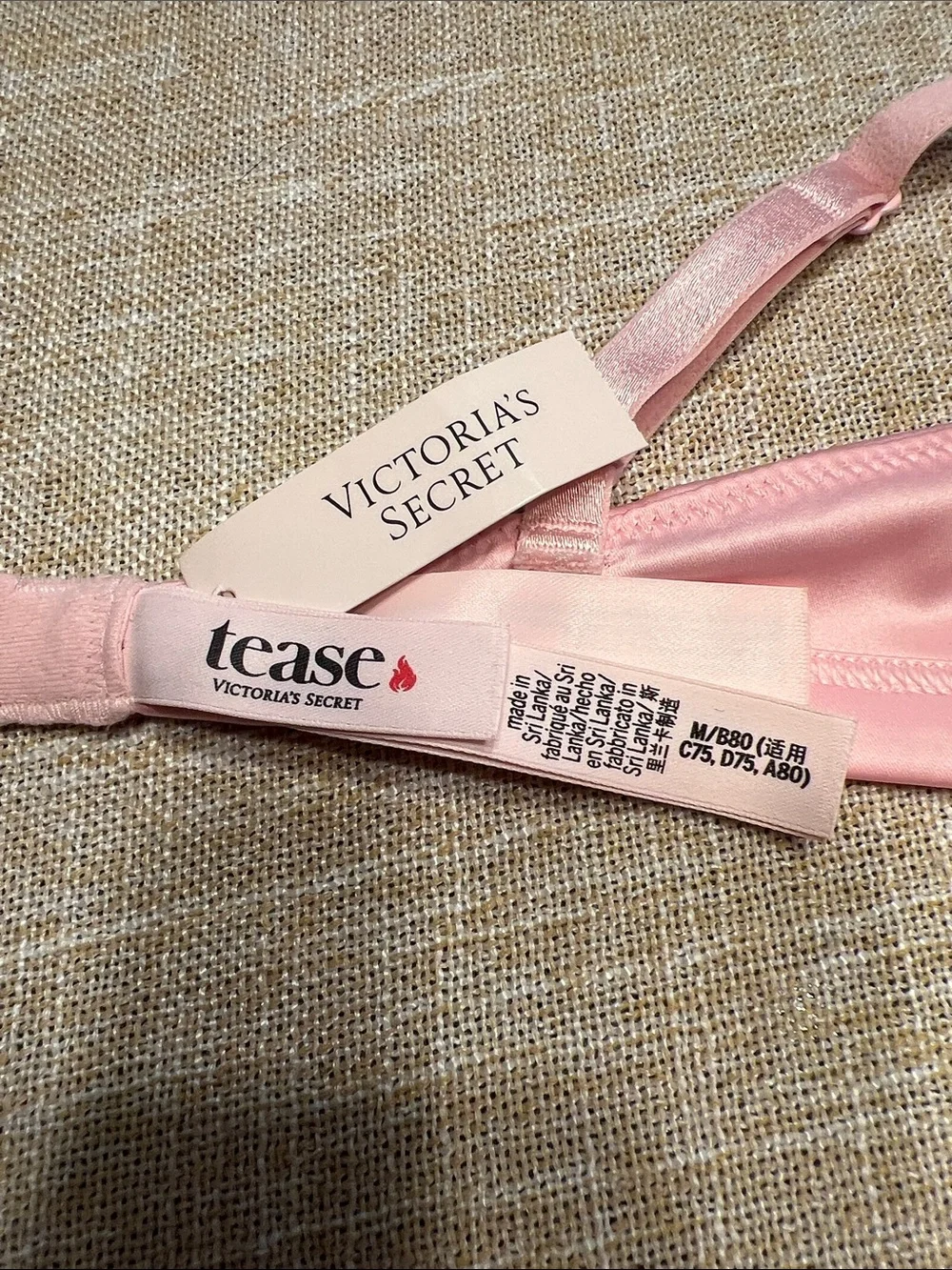 Victoria's Secret tease Bralettes - Picture 8 of 11